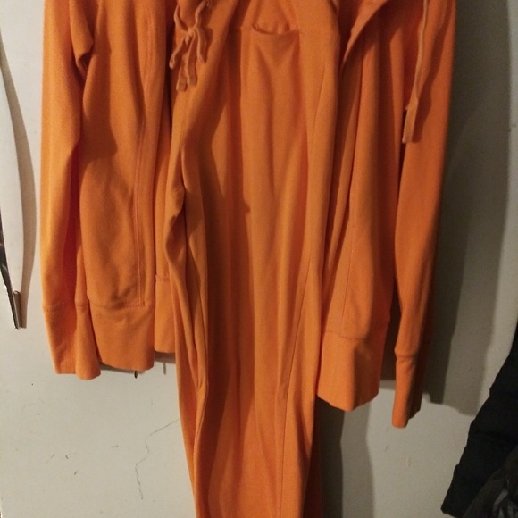 Orange is the new black! - Picture 2 of 3